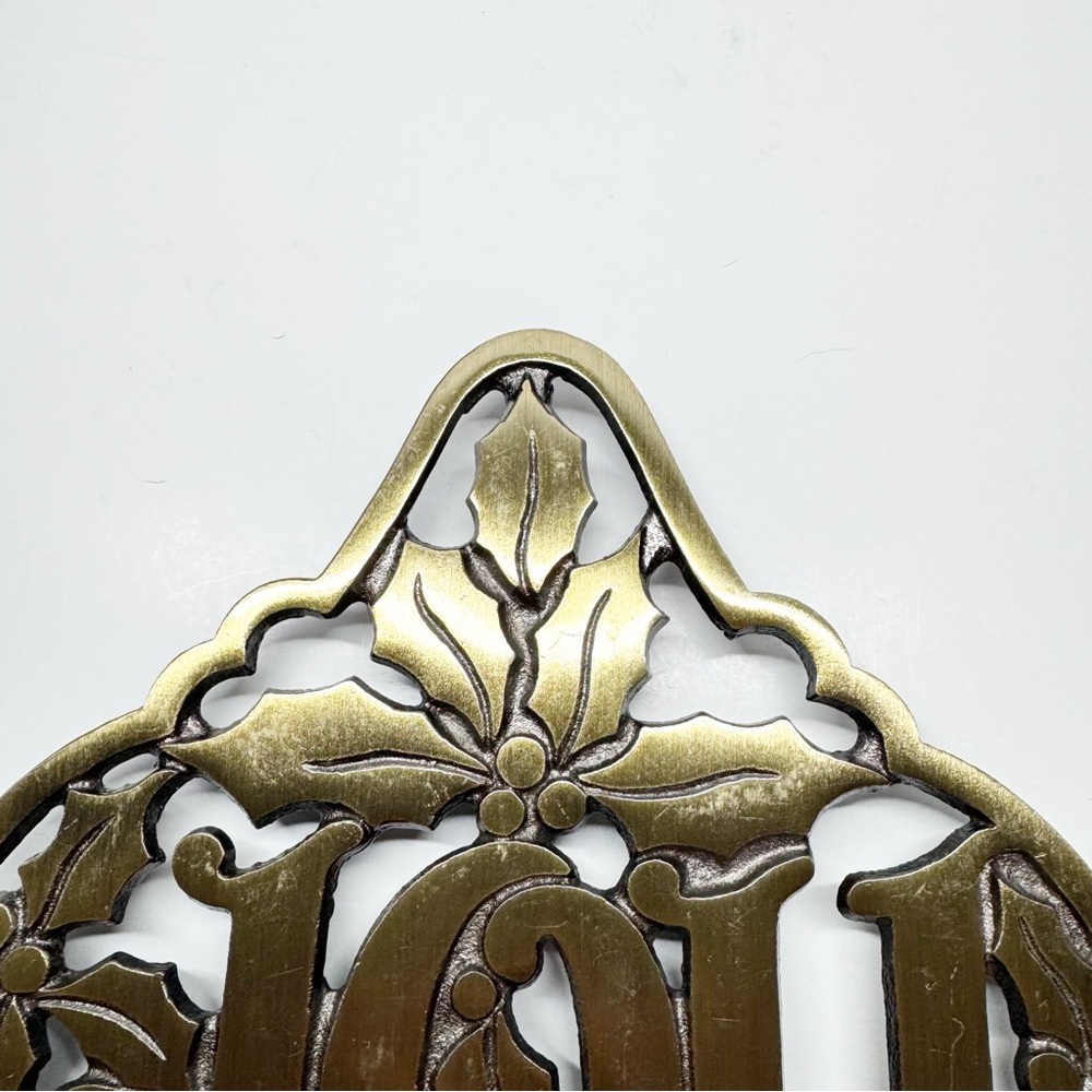 Vintage Avon Jolly Holly Joy Cast Iron Trivet - Picture 2 of 6